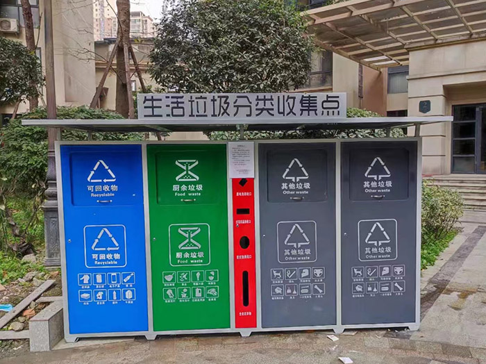源头厂家直供无中间商，成都彭州市户外垃圾桶成功交付，乡村环卫品质提升